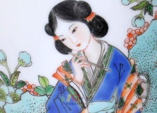 《眼儿媚·迟迟春日弄轻柔》朱淑真所作，作者在春光中回首往事而愁绪万端