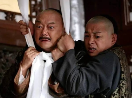 和珅当初的势力那么大 嘉庆亲政后是怎么收拾和珅的