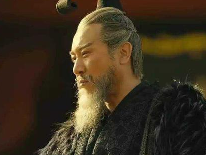 赤壁之战除了徐庶之外 曹操手下谋士就没有人看出猫腻吗