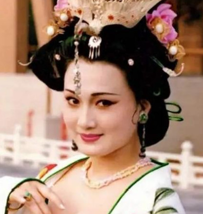 唐玄宗独宠杨贵妃那么多年 杨贵妃为什么连一个孩子都没有生下来