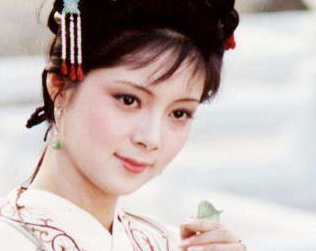 红楼梦中薛宝钗都有哪些优缺点？争议有多大？
