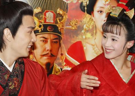 杨贵妃和杨忠国之间的关系如何 杨忠国能飞黄腾达和她有关系吗