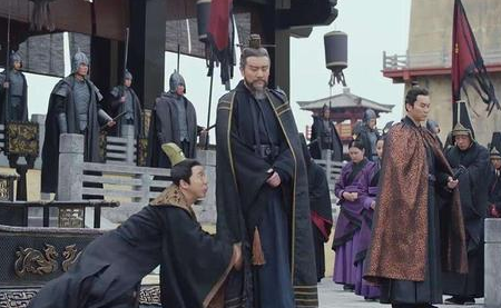 荀彧当初全心全力的帮助曹操 曹操称王称帝时荀彧为什么要反对