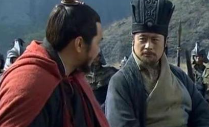 诸葛亮是一个奇才，为何曹操从未想过招揽他呢？