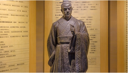 曹植《赠徐干诗》：钟嵘《诗品》赞其“情兼雅怨，体被文质”