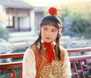 红楼梦中与贾宝玉有交集的女孩都有谁？谁陪他走到了最后？