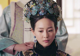 她是无子无宠的妃嫔，如何在乾隆后宫保全自己？