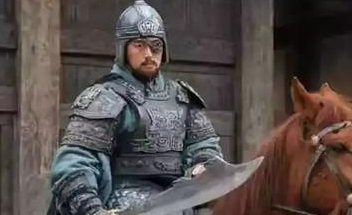 他是曹魏知名大将，为何却每月找人借钱？