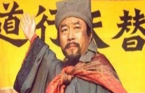 宋江在面对朝廷招安的时候 宋江为何会选择归顺朝廷