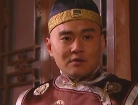 和珅担任的官职和铁帽子王胤祥相比 谁的权力更大