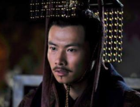 刚刚登基的曹丕为什么没有找蜀汉的麻烦，反而攻打东吴？