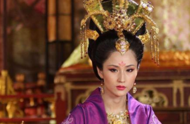 此女当上太后独揽大权，还与亲儿子反目成仇