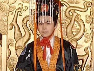 唐玄宗李隆基当上皇帝之后，为什么还要发动政变？