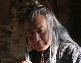 从什么时候开始，宦官必须净身才能入宫呢？