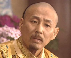 康熙亲政初期，是孝庄太后在背后指挥的吗？