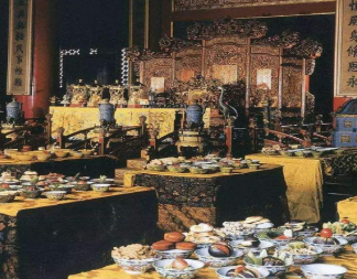 清朝皇帝到底是如何用膳的？用膳标准是怎样的？