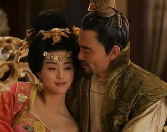 李隆基封杨贵妃为妃，当时的大臣们没有反对吗？