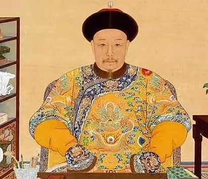 和珅怎么说也是一个聪明的人 和珅为何不巴结嘉庆