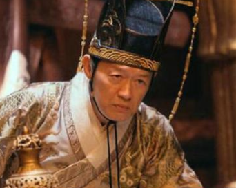 阉党头目魏忠贤，在历史上真的是个目不识丁的文盲？