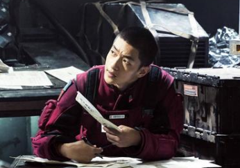 《流浪地球2》即将开拍？网友：有他坚决不看