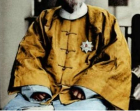 清朝的黄马褂有哪些种类与意义？和珅为什么能有那么多黄马褂？