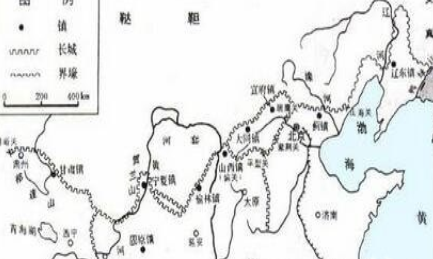 明朝为防止蒙元残余势力伺机南下，就设立了哪九个军事重镇？