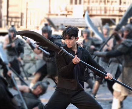 古代大刀背上为什么要加铁环 难道说是为了美观大方吗