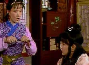 秦钟修坟时，宝玉为何不出钱？他们的关系不好吗？
