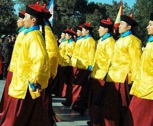 嘉庆皇帝一生的命运有多波折？满清时期最倒霉的皇帝