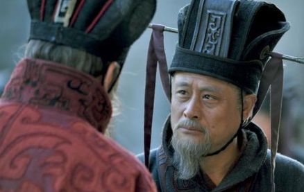 三国时代的阴谋家不少，董昭如何帮助曹操建立霸业？