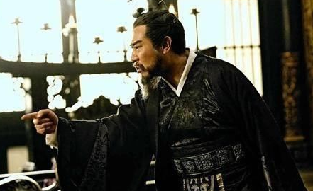 曹操和汉献帝的关系是什么 曹操为什么不敢称帝