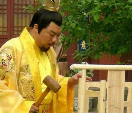 朱由校身为皇帝却不务正业 朱由校算是一个昏君吗