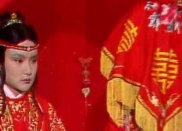 宝钗贤惠有惹人疼爱，为何没办法留住贾宝玉？