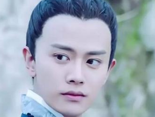 《仙剑奇侠传四》为什么要改名？男主的扮演者是谁?