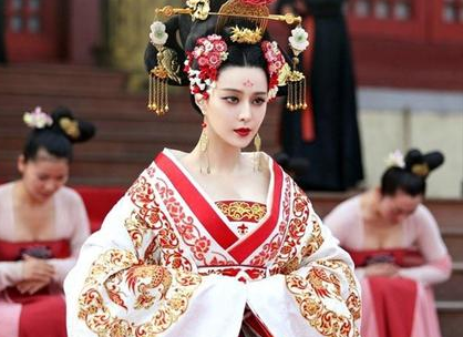 武则天退位时为何还政给李家 传位给自己的侄子不行吗