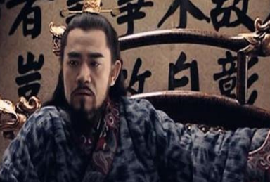 严嵩为什么只被抄家，自己却能全身而退呢？