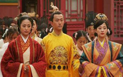 万历皇帝三十年不上朝，为什么皇权却没有旁落呢？