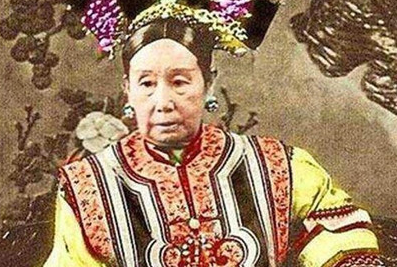 孙富龄是慈禧的司机，为什么却只能跪着开车呢？