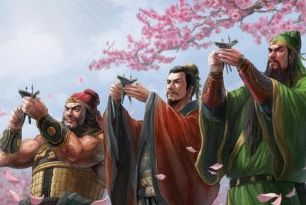 刘备关羽和张飞三人晚上都睡在一起 他们的老婆又该怎么办