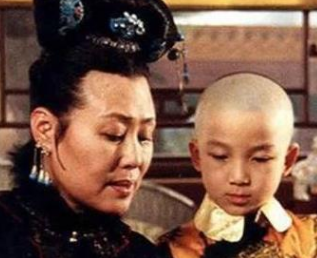 鳌拜权倾朝野，最后却被康熙出掉，这是为何 ？