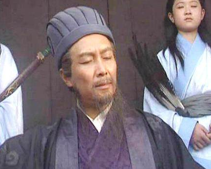 空城计时诸葛亮为什么要在楼上弹琴 诸葛亮不知道情况危机吗