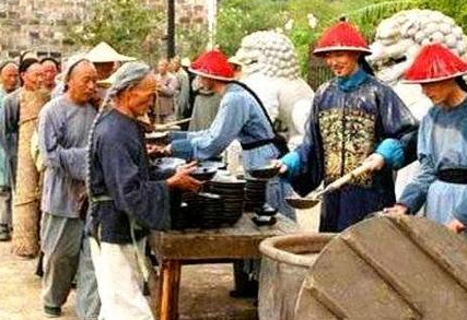 朱元璋放粮救灾时假扮乞丐 朱元璋回宫之后为何连杀五位高官