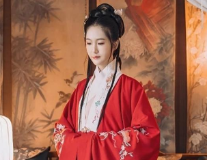 《千秋岁·数声鶗鴂》张先所作，写的是悲欢离合之情