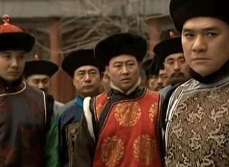 雍正上后残酷打压众兄弟甚至圈禁 乾隆上位后是怎么对待他们的