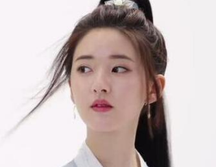 《且试天下》杨洋搭档花旦上演虐恋剧，热度特别出众