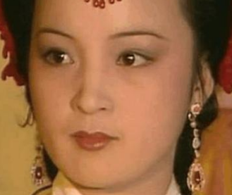 红楼梦中送贾元春进宫是贾府下的一步棋？