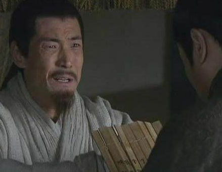 徐庶要走时刘备哭死死去活来的 徐母死后刘备为何哭都没有