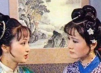 红楼梦中麝月是什么身份？她在宝玉心里的地位如何？