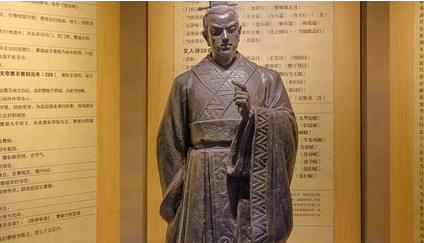 曹植《当墙欲高行》：全诗有着愤激难平而又无奈的情绪