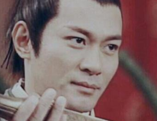 成蟜率兵伐赵时突然在屯留叛秦，到底是因为什么？